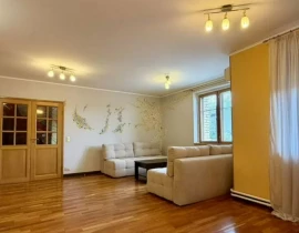 8-комнатная квартира, 252.7 м2 , 4-5 этаж, Некрасовская, 94 - фото 1