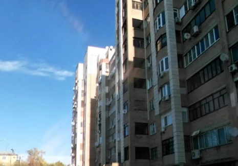 2-комнатная квартира - Революционная, 146А / Мориса Тореза - фото 1