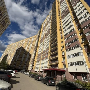 Краснодонская, 8 ЖК Рекорд